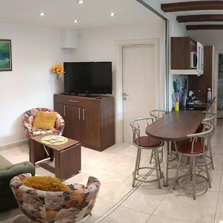 Apartments 4M كوسترينا المظهر الخارجي الصورة